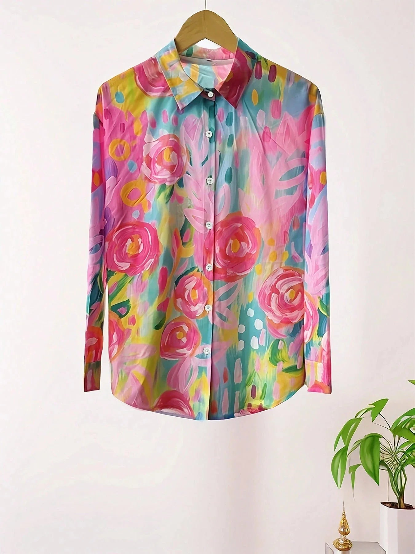 Bedruckte Damenbluse mit Knopfleiste und Vordertaschen-Shirts for women-Alpenkind