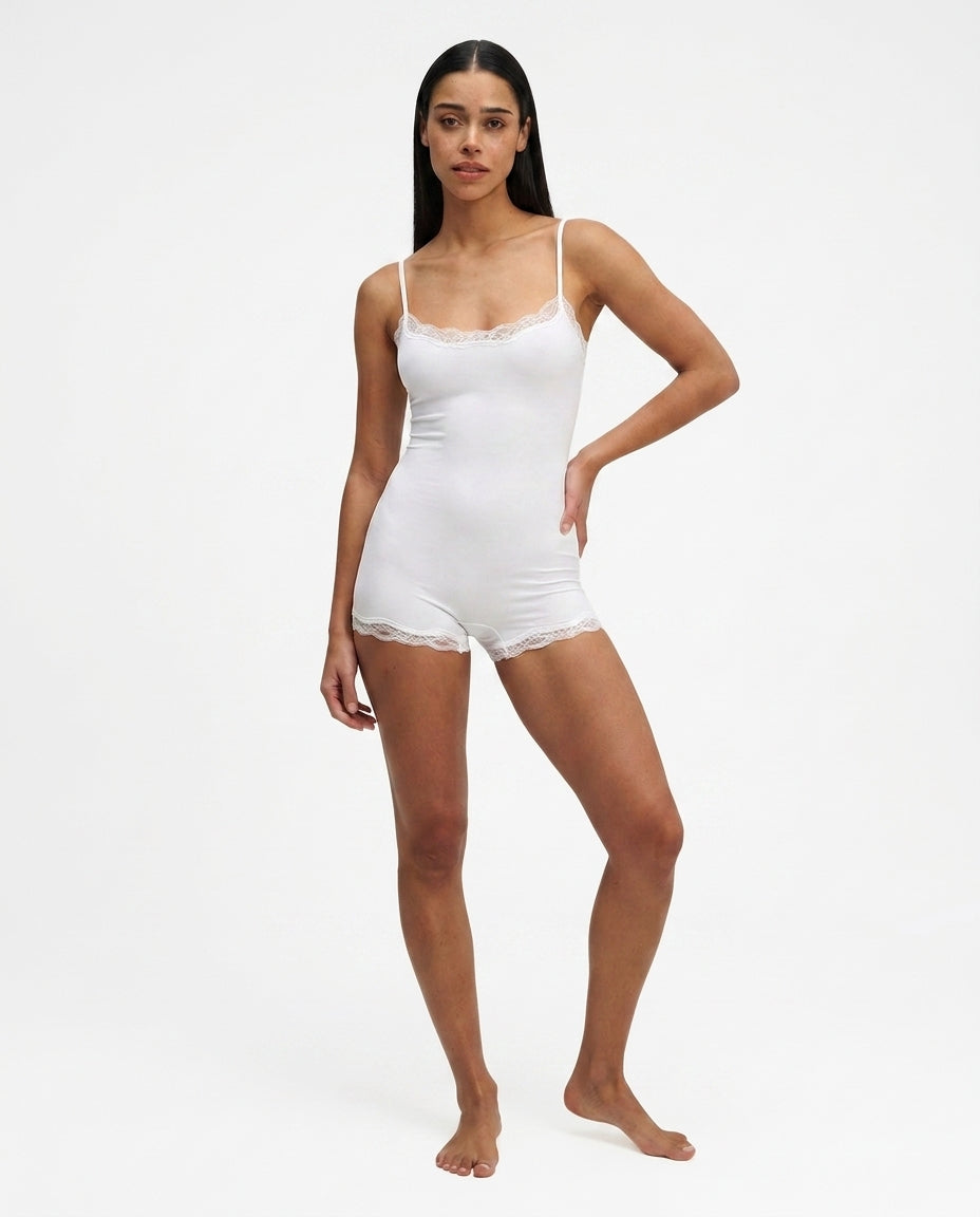 Damen-Einteiler mit verstellbaren Trägern und Spitzenbesatz-Jumpsuits for women-Alpenkind