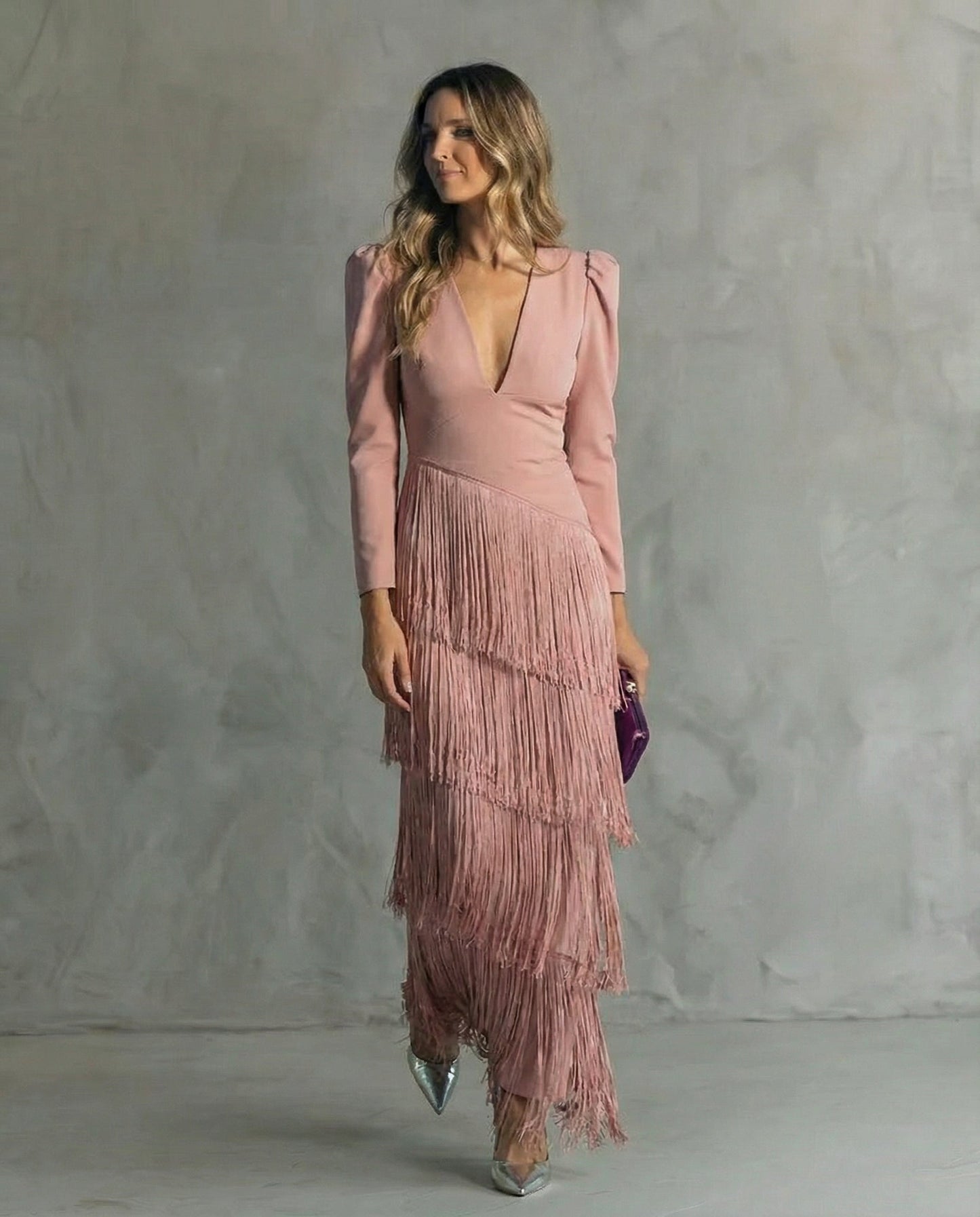 Damen-Maxikleid mit V-Ausschnitt und Fransenstufen-Maxi Dress-Alpenkind