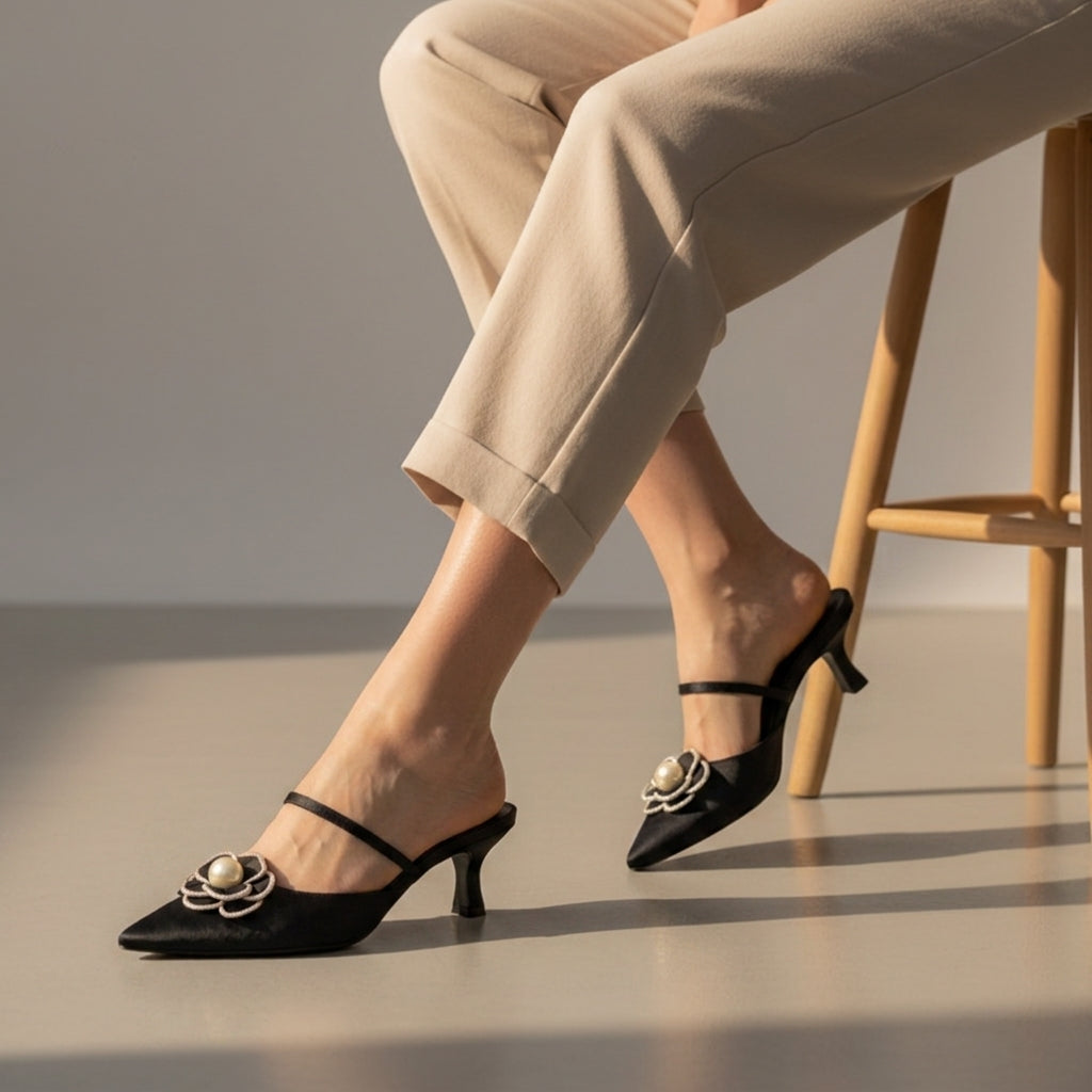 Damen-Mules mit spitzer Kappe und Kitten-Heel-Footwear for women-Alpenkind