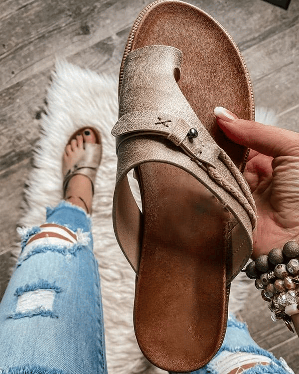 Damen Offene Slide-Sandalen mit Doppelriemen und Schnallendetails-Footwear for women-Alpenkind