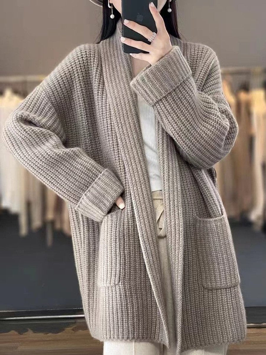 Gerippte Strickjacke für Damen mit offener Front und aufgesetzten Taschen-Cardigan for women-Alpenkind