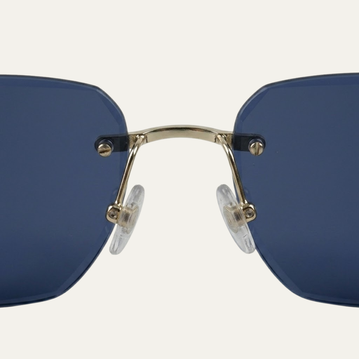 Herren Sonnenbrille mit quadratischen Gläsern und verziertem Bügeldetail-Glasses for men-Alpenkind