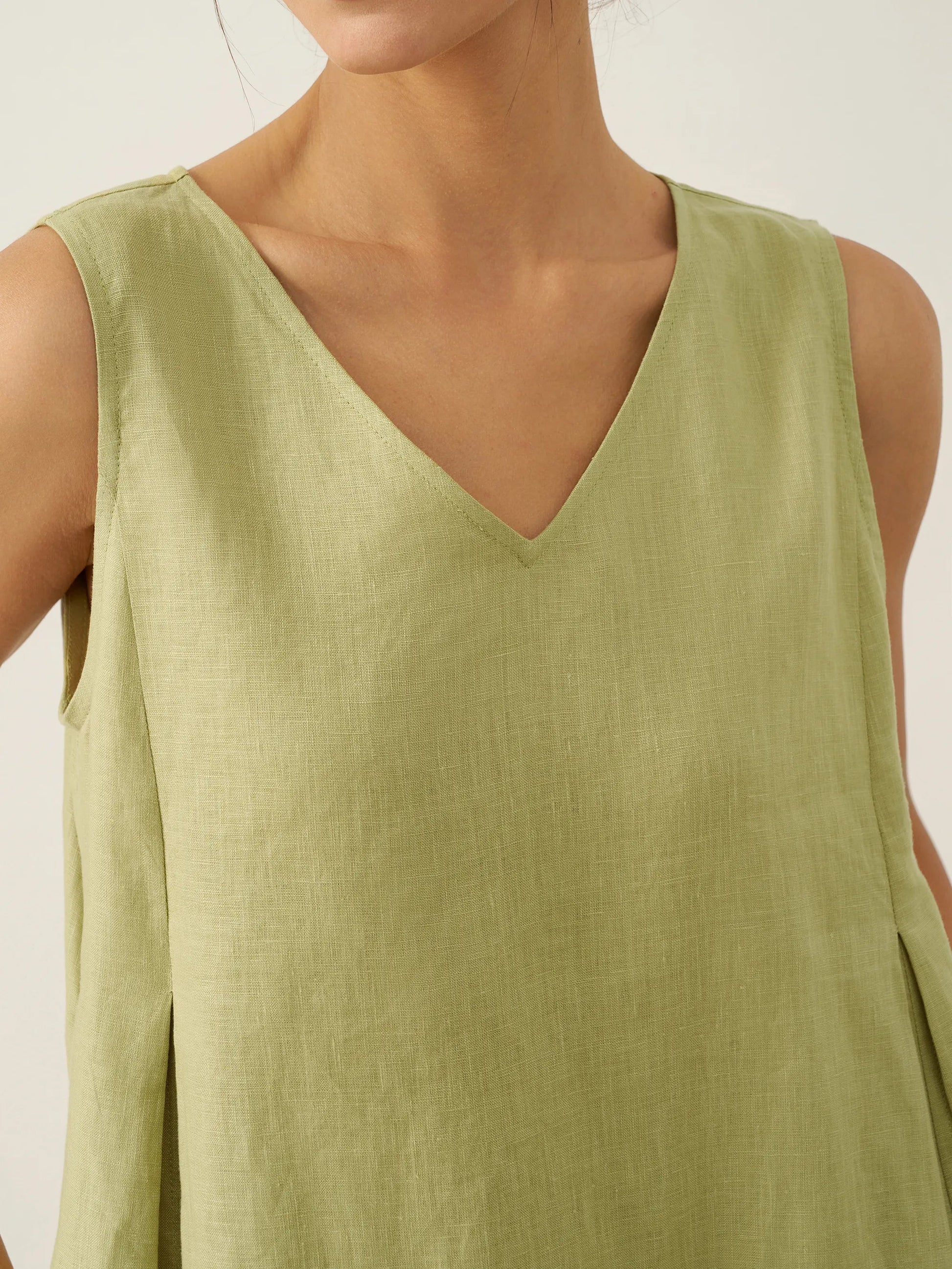 Ärmelloses Leinen-Midikleid mit V-Ausschnitt für Damen-Midi Dress-Alpenkind