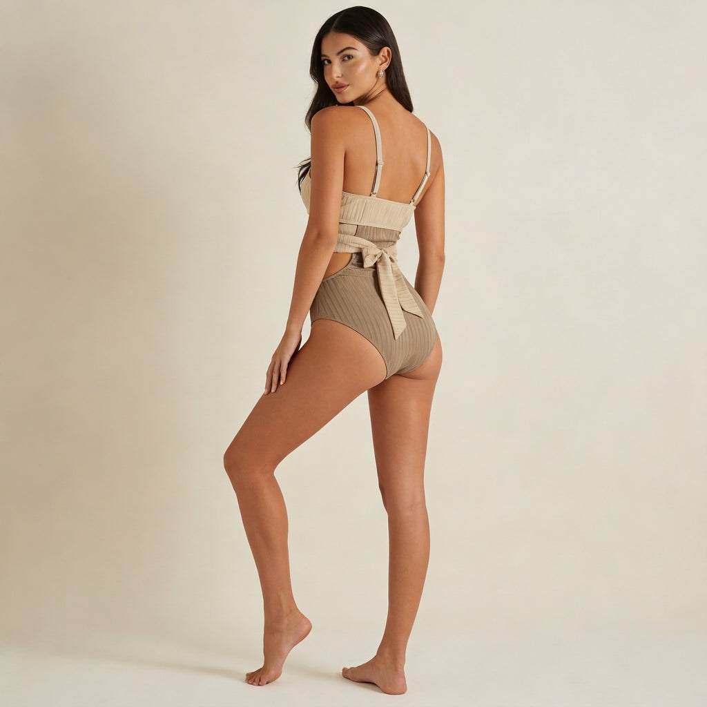 Damen-Badeanzug mit Rippenstruktur, Cut-Out-Details und Wickel-Taille-Swimwear for women-Alpenkind