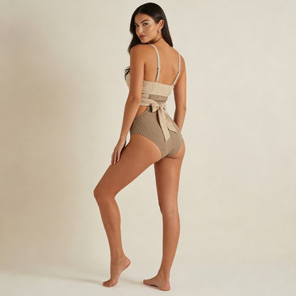 Damen-Badeanzug mit Rippenstruktur, Cut-Out-Details und Wickel-Taille-Swimwear for women-Alpenkind