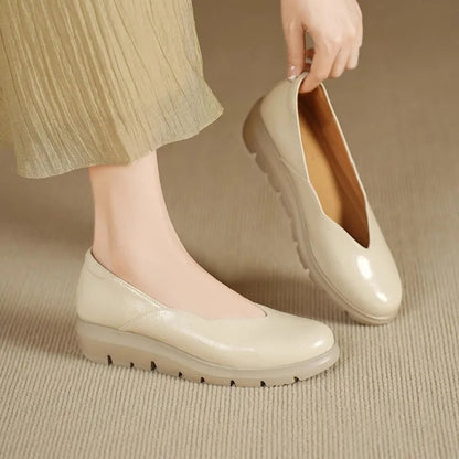 Damen-Ballerinas mit Keilsohle und V-Ausschnitt-Footwear for women-Alpenkind