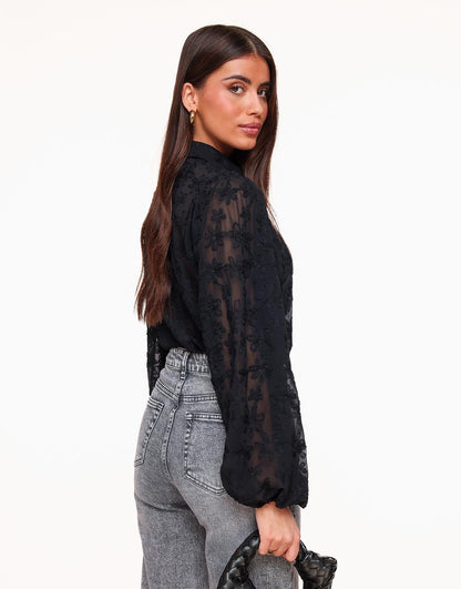 Damen-Bluse mit floraler Stickerei, transparentem Gewebe und Ballonärmeln-Blouse for women-Alpenkind