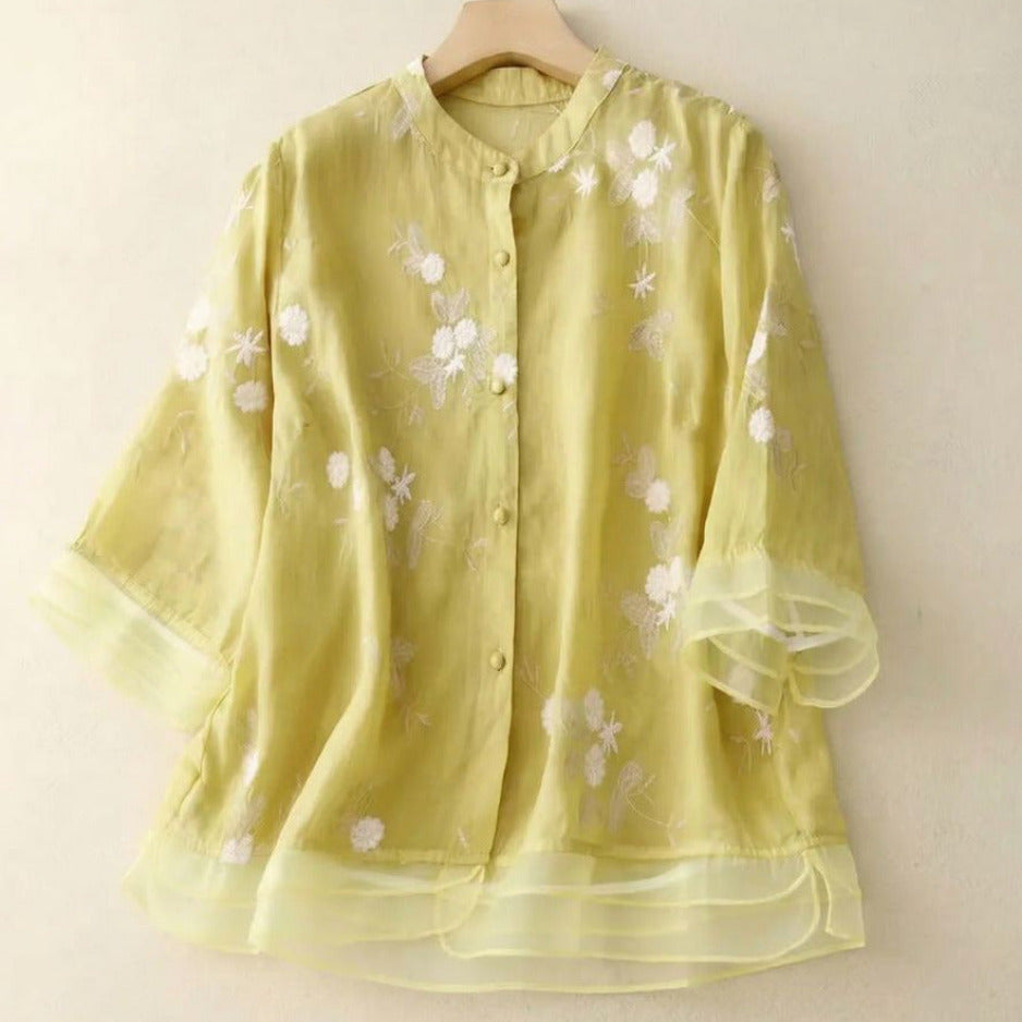 Damen Bluse mit Knopfleiste, Rundhalsausschnitt und floraler Struktur-Women blouse-Alpenkind