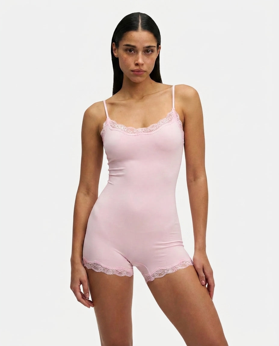 Damen-Einteiler mit verstellbaren Trägern und Spitzenbesatz-Jumpsuits for women-Alpenkind