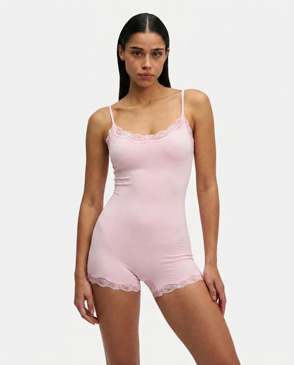 Damen-Einteiler mit verstellbaren Trägern und Spitzenbesatz-Jumpsuits for women-Alpenkind