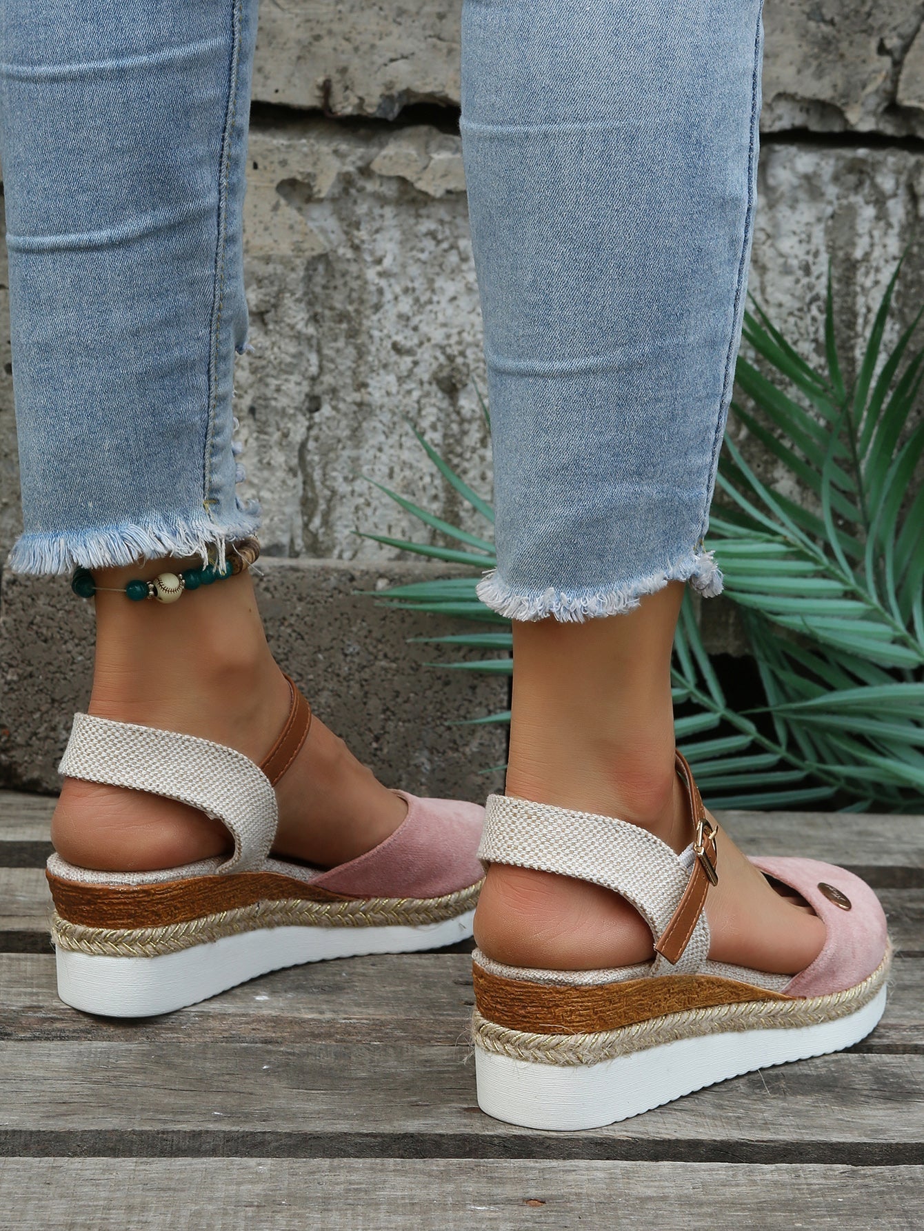 Damen-Espadrilles mit Keilabsatz und Knöchelriemen-Footwear for women-Alpenkind