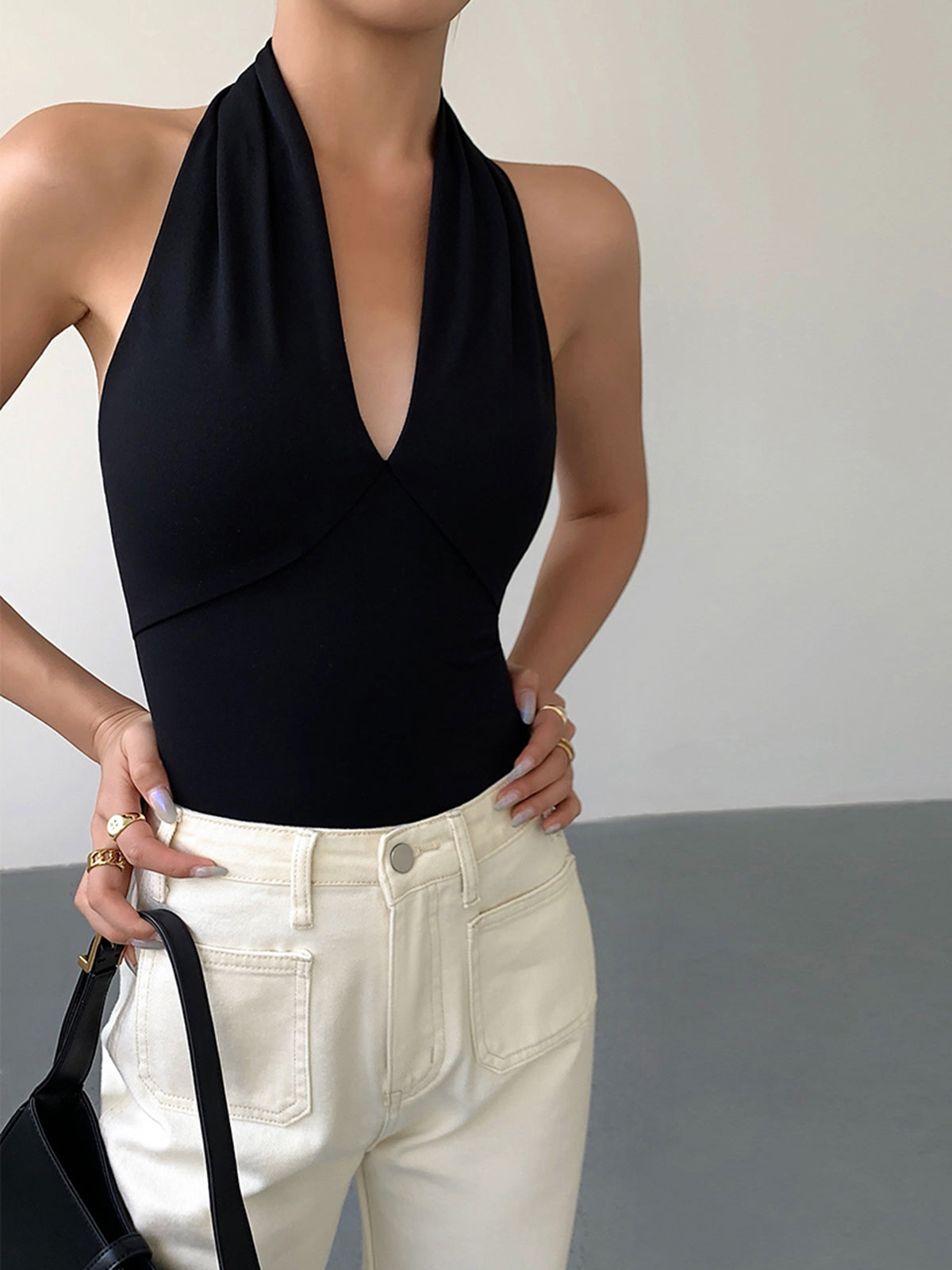 Damen Halterneck-Body mit tiefem V-Ausschnitt-Bodysuit-Alpenkind