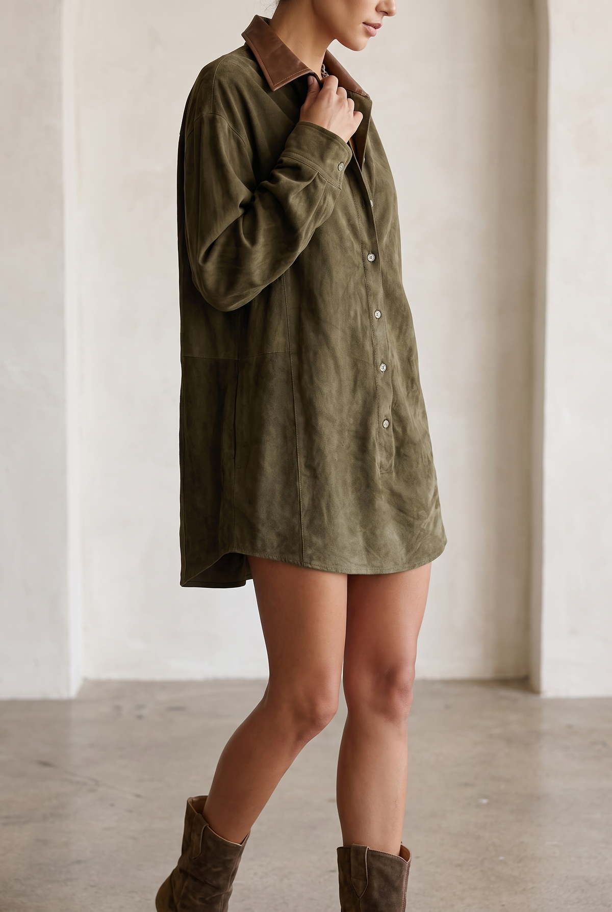 Damen-Hemdkleid in Wildlederoptik mit Kontrastkragen-Mini Dress-Alpenkind