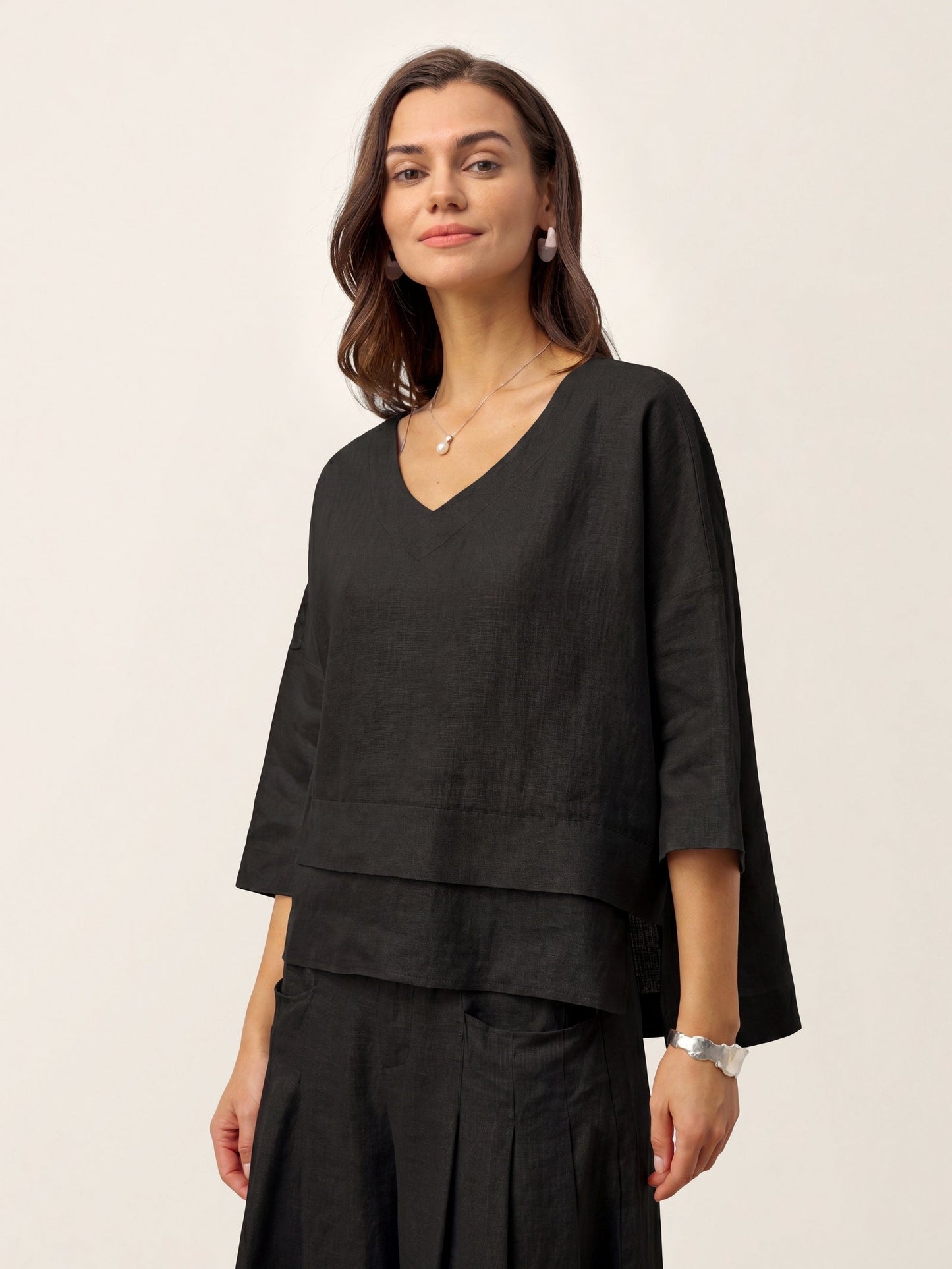 Damen-Leinentop mit V-Ausschnitt und Lagen-Saum-Tops for women-Alpenkind