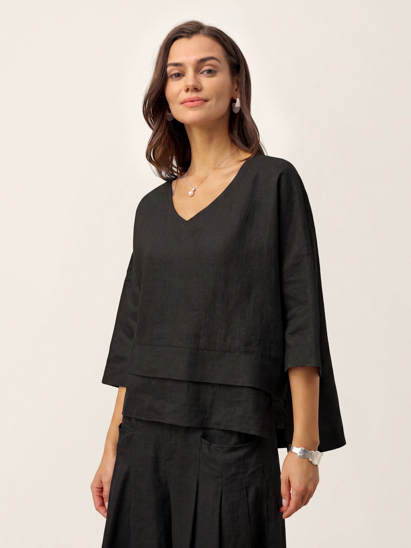 Damen-Leinentop mit V-Ausschnitt und Lagen-Saum-Tops for women-Alpenkind