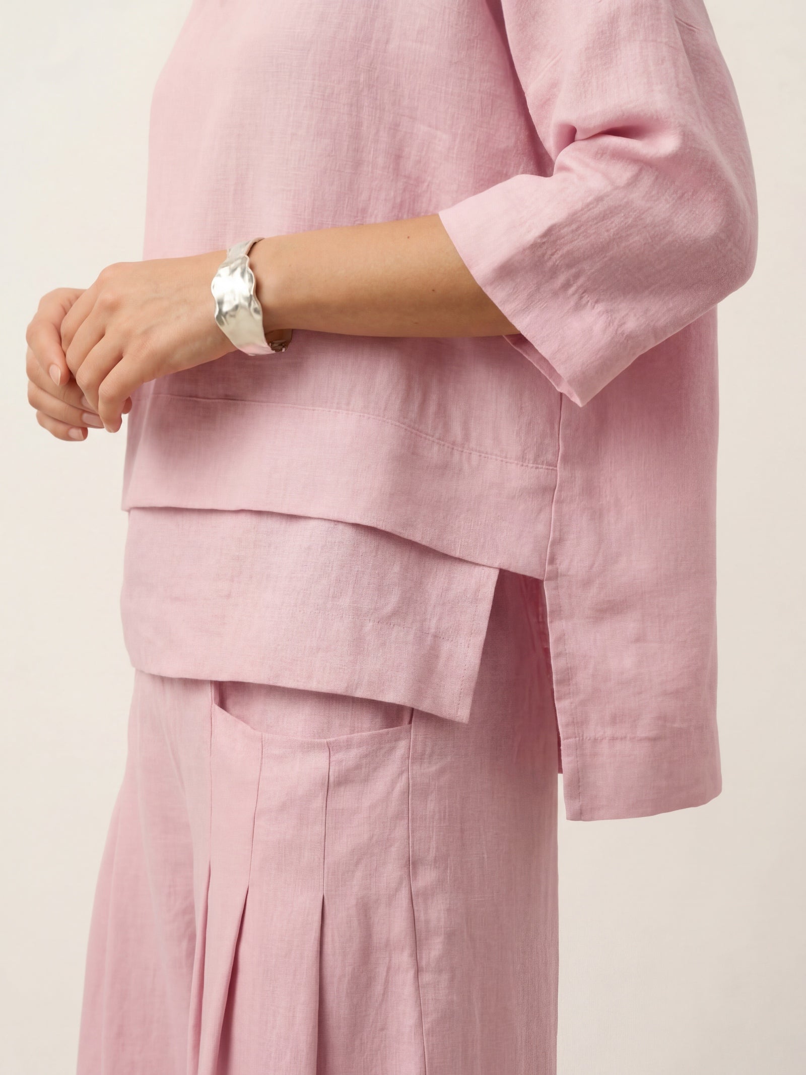 Damen-Leinentop mit V-Ausschnitt und Lagen-Saum-Tops for women-Alpenkind