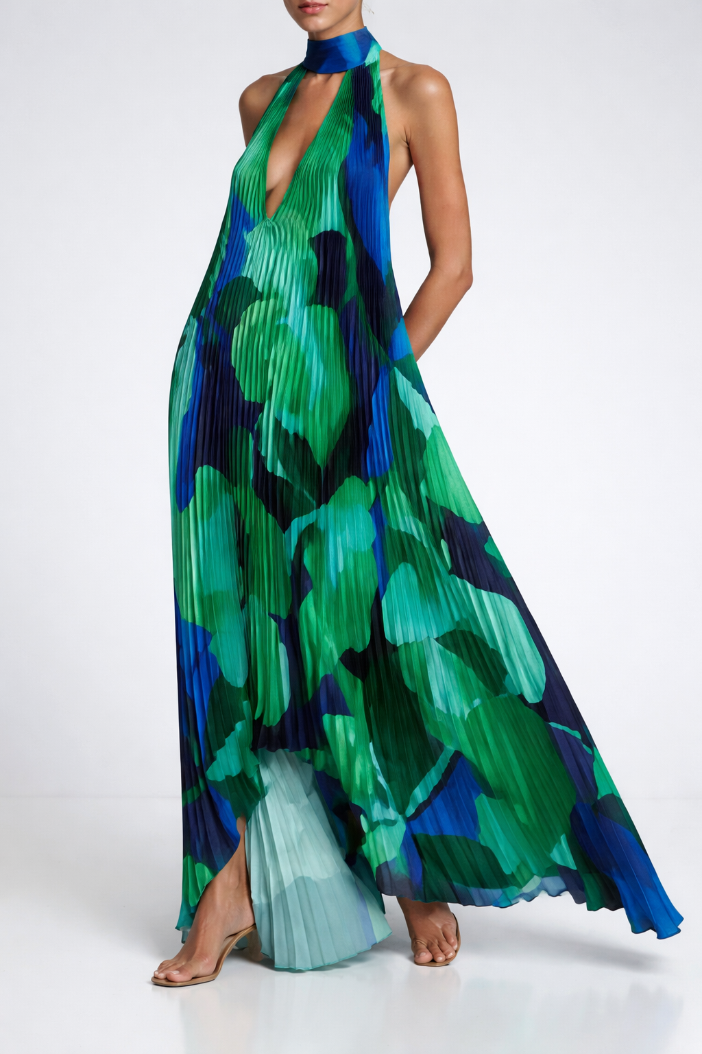 Damen Maxikleid mit Halterkragen und Plissierter Struktur-Maxi Dress-Alpenkind