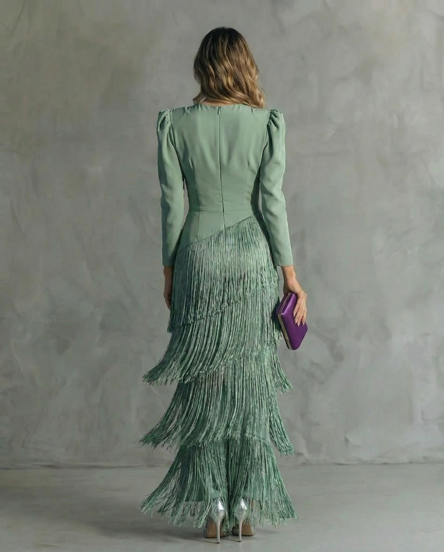 Damen-Maxikleid mit V-Ausschnitt und Fransenstufen-Maxi Dress-Alpenkind