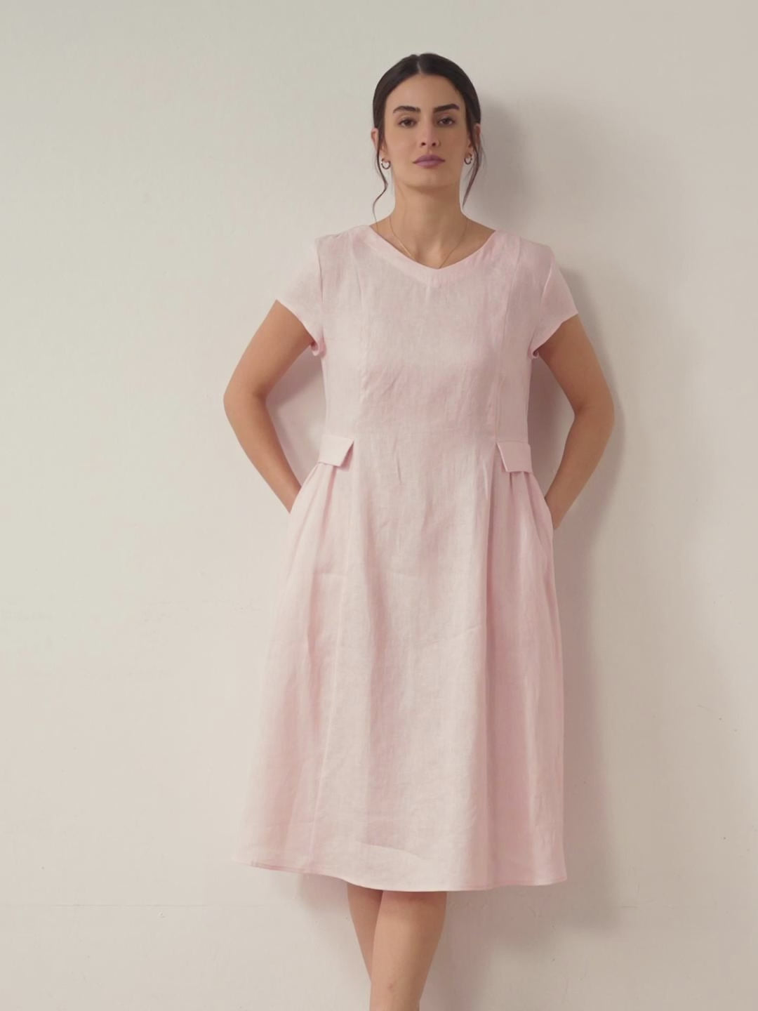 Damen Midi-Leinenkleid mit V-Ausschnitt und kurzen Ärmeln-Midi Dress-Alpenkind