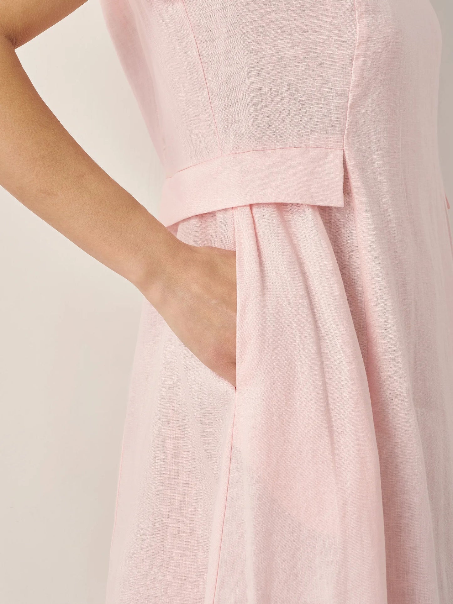 Damen Midi-Leinenkleid mit V-Ausschnitt und kurzen Ärmeln-Midi Dress-Alpenkind