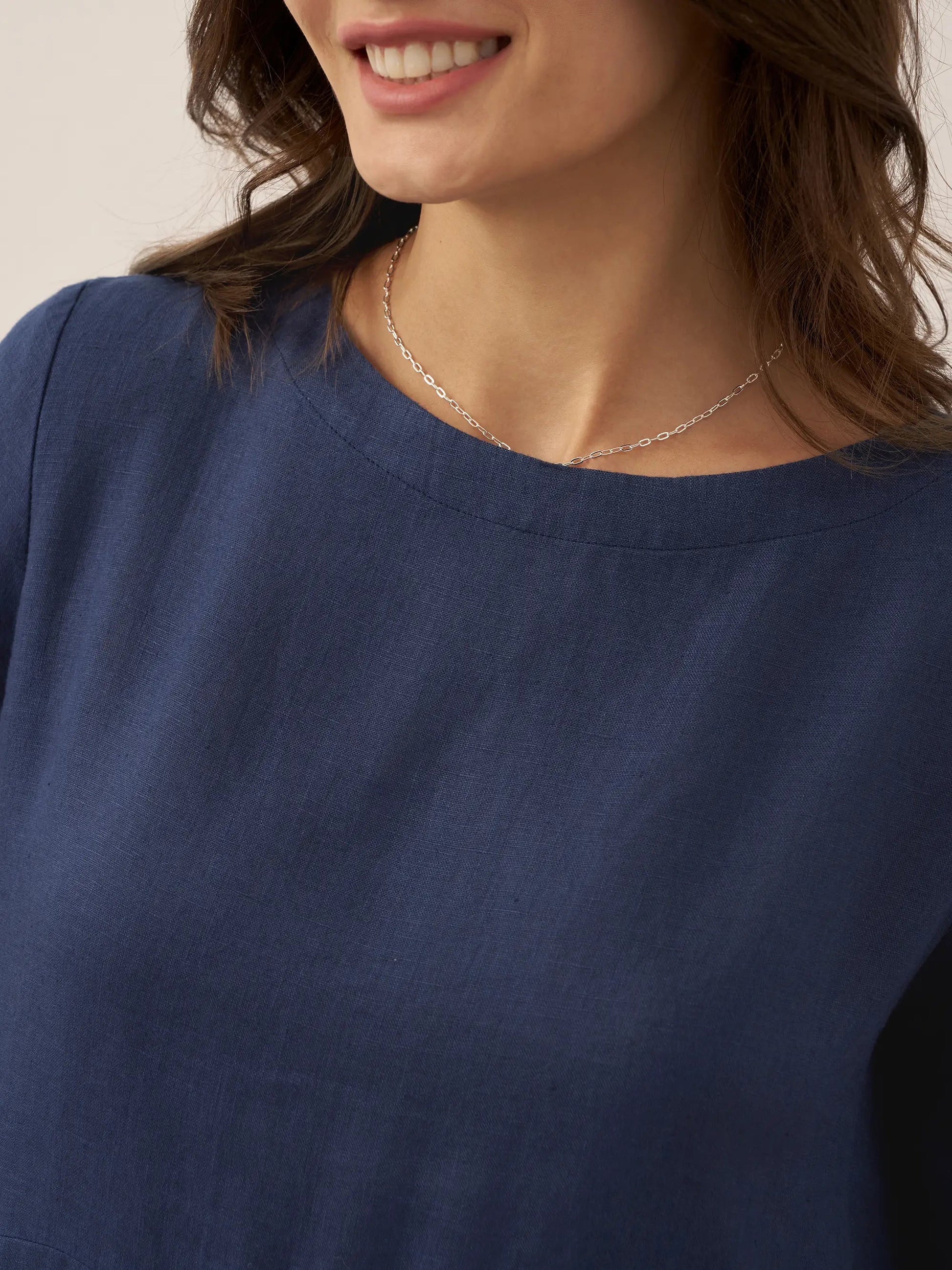 Damen-Midikleid aus Leinen mit U-Boot-Ausschnitt und Falten-Midi Dress-Alpenkind