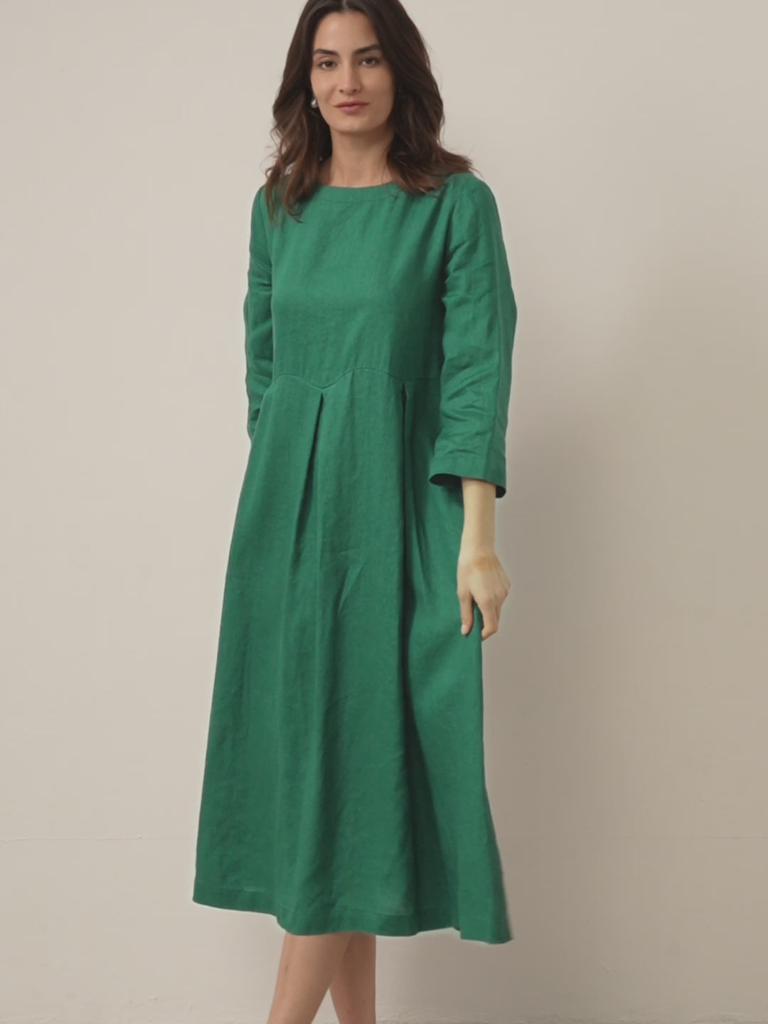 Damen-Midikleid aus Leinen mit U-Boot-Ausschnitt und Falten-Midi Dress-Alpenkind