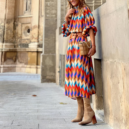 Damen Midikleid mit geometrischem Muster, Stehkragen und Gürtel-Midi Dress-Alpenkind