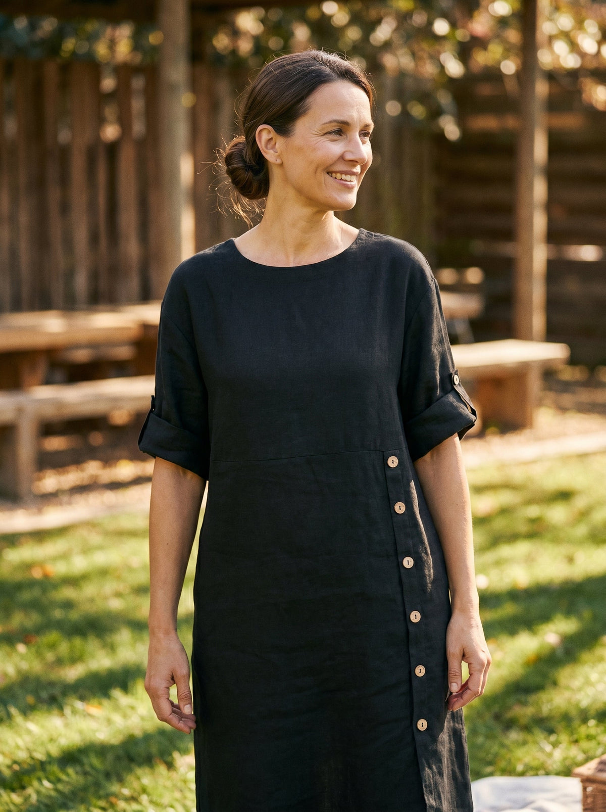 Damen-Midikleid mit Rundhalsausschnitt und seitlicher Knopfleiste-Midi Dress-Alpenkind