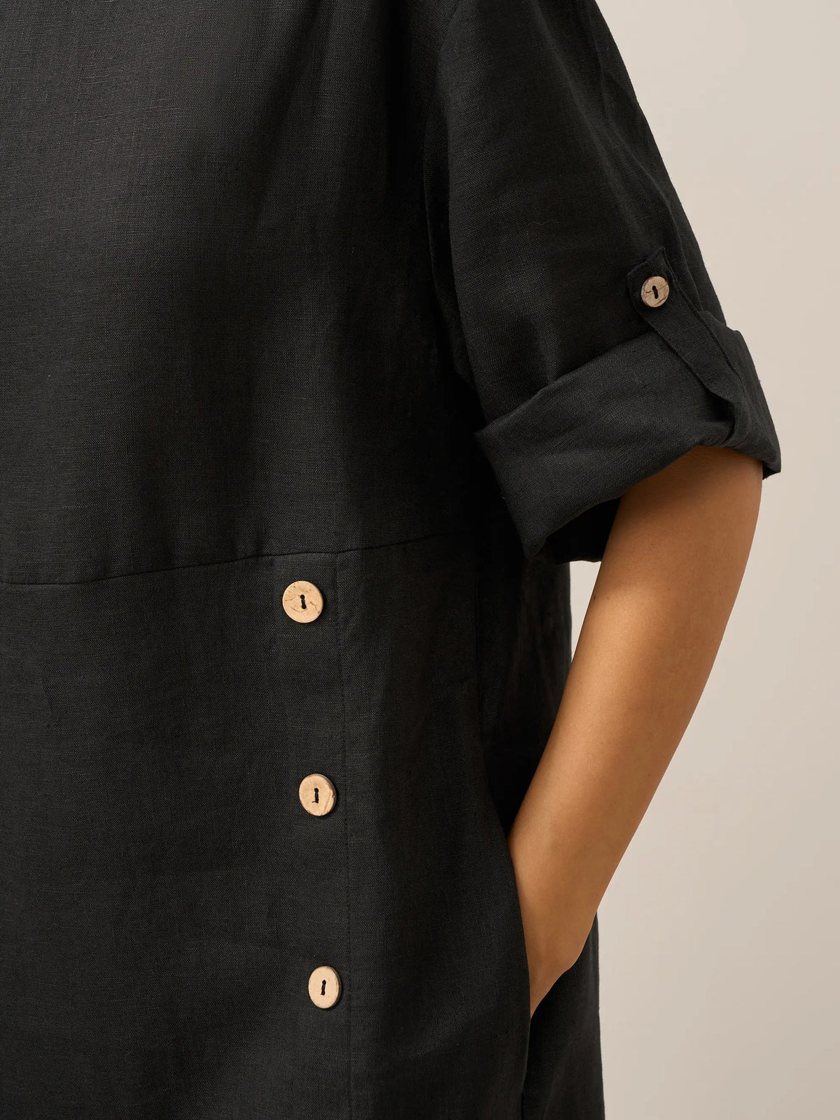 Damen-Midikleid mit Rundhalsausschnitt und seitlicher Knopfleiste-Midi Dress-Alpenkind