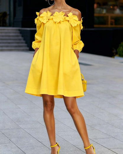 Damen-Minikleid mit schulterfreiem Ausschnitt und 3D-Blumenapplikationen-Mini Dress-Alpenkind