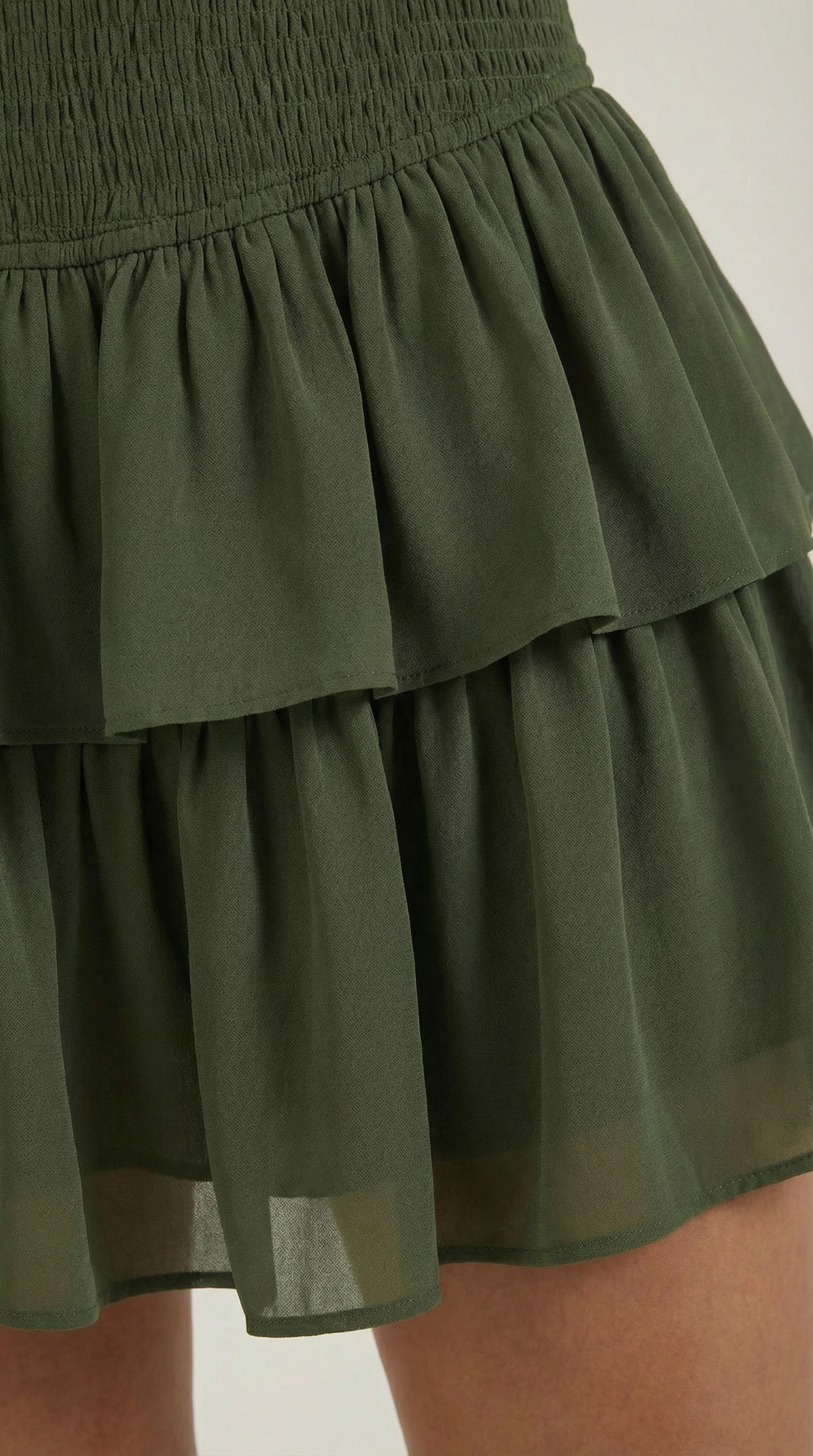 Damen-Minirock mit gesmoktem Taillenbund und gestuftem Saum-Skirt for women-Alpenkind
