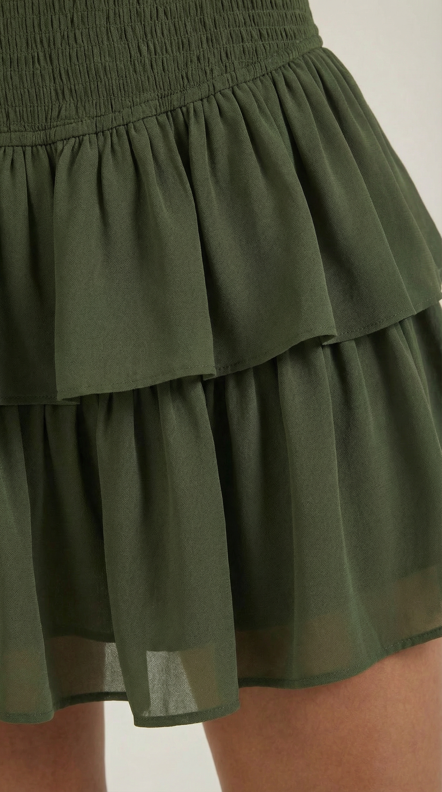 Damen-Minirock mit gesmoktem Taillenbund und gestuftem Saum-Skirt for women-Alpenkind