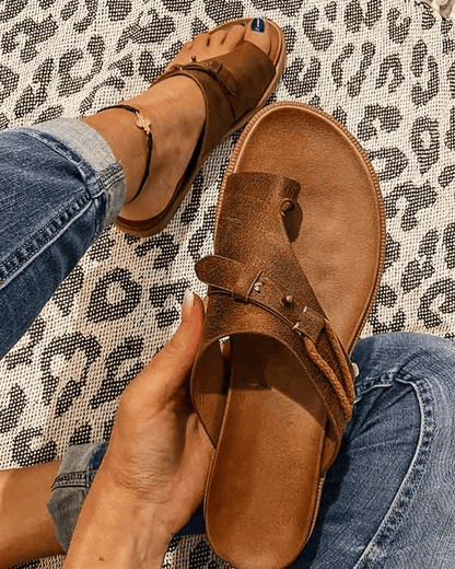 Damen Offene Slide-Sandalen mit Doppelriemen und Schnallendetails-Footwear for women-Alpenkind
