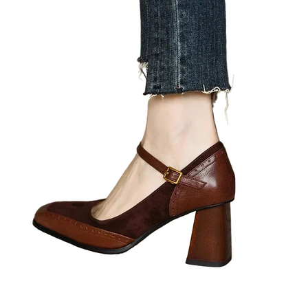 Damen Pumps mit eckiger Spitze und Riemenverschluss