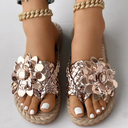 Damen-Sandalen mit geflochtenen Riemen und Blumenverzierung-Footwear for women-Alpenkind
