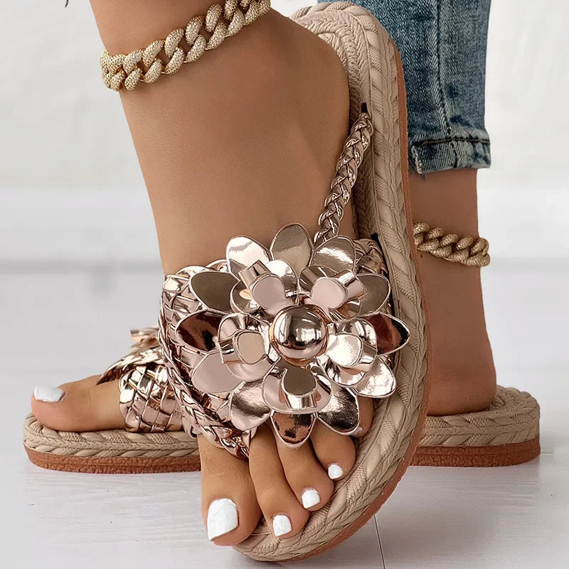 Damen-Sandalen mit geflochtenen Riemen und Blumenverzierung-Footwear for women-Alpenkind