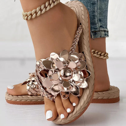 Damen-Sandalen mit geflochtenen Riemen und Blumenverzierung-Footwear for women-Alpenkind