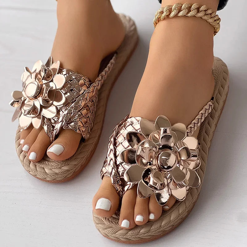 Damen-Sandalen mit geflochtenen Riemen und Blumenverzierung-Footwear for women-Alpenkind