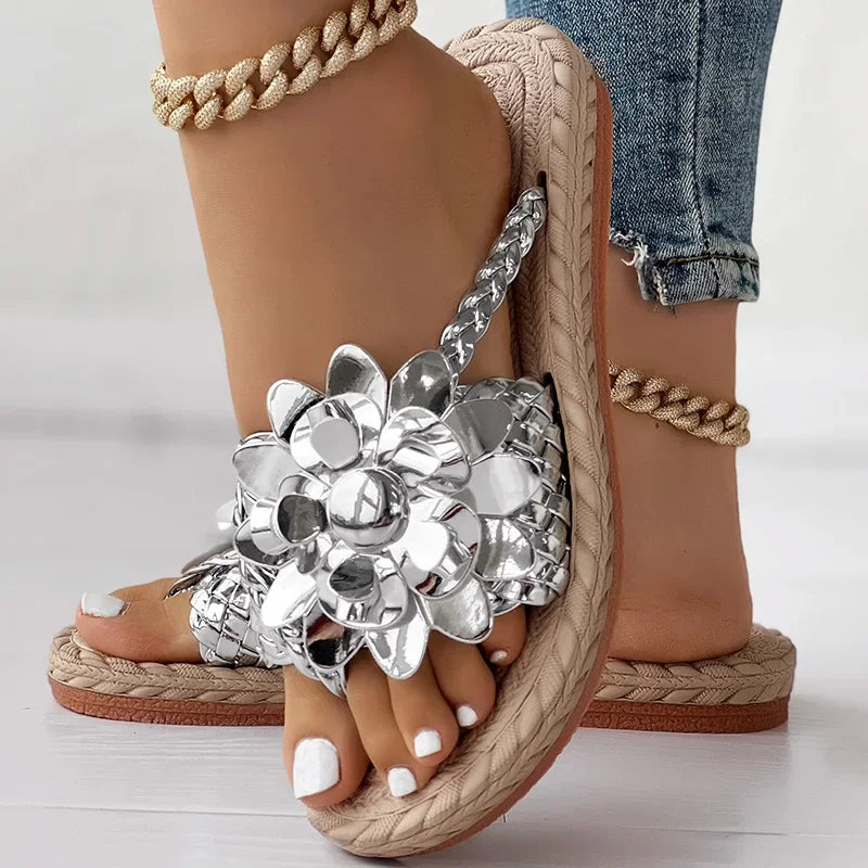 Damen-Sandalen mit geflochtenen Riemen und Blumenverzierung-Footwear for women-Alpenkind