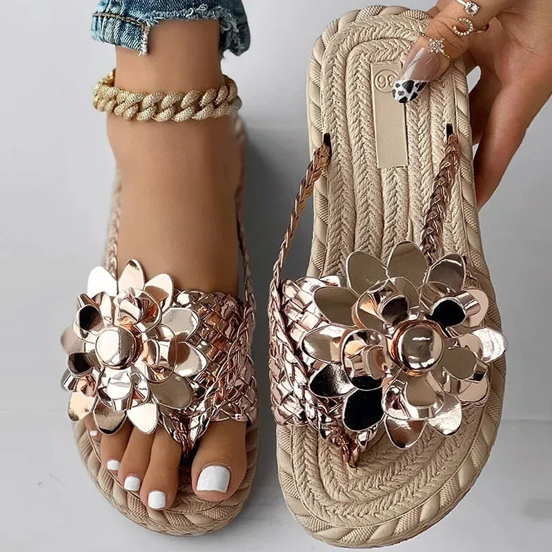 Damen-Sandalen mit geflochtenen Riemen und Blumenverzierung-Footwear for women-Alpenkind