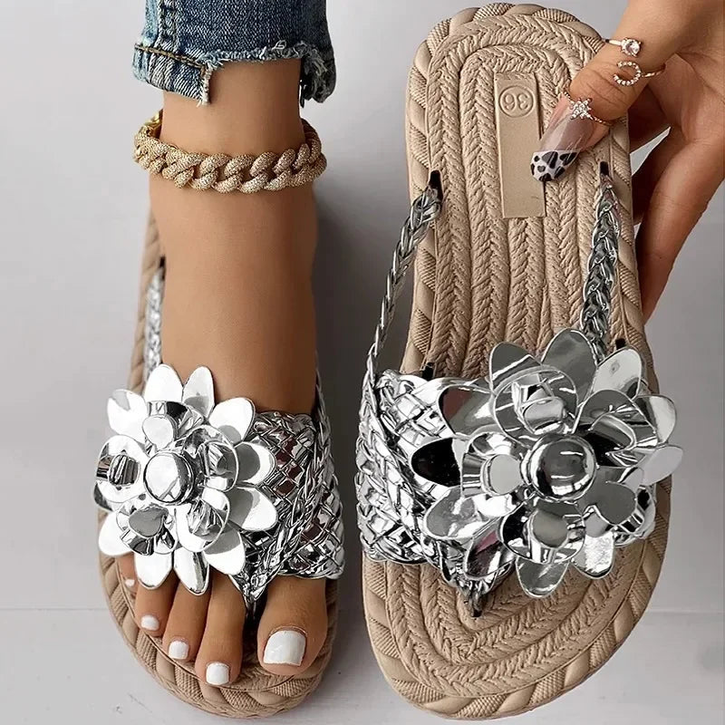 Damen-Sandalen mit geflochtenen Riemen und Blumenverzierung-Footwear for women-Alpenkind