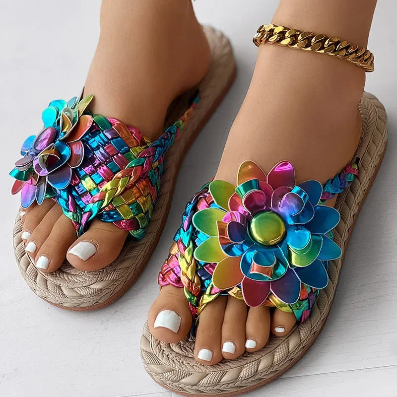 Damen-Sandalen mit geflochtenen Riemen und Blumenverzierung-Footwear for women-Alpenkind