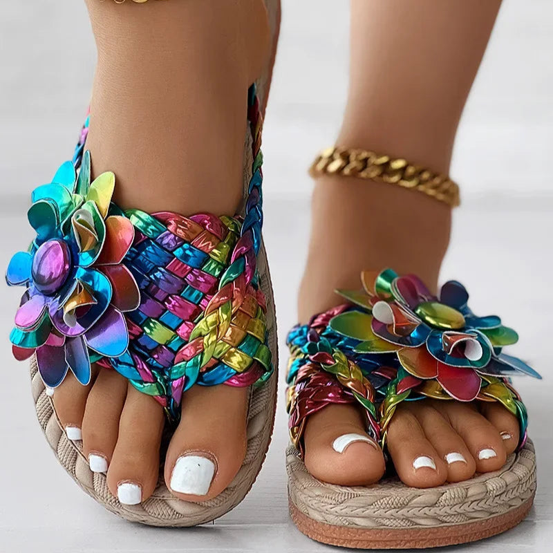 Damen-Sandalen mit geflochtenen Riemen und Blumenverzierung-Footwear for women-Alpenkind