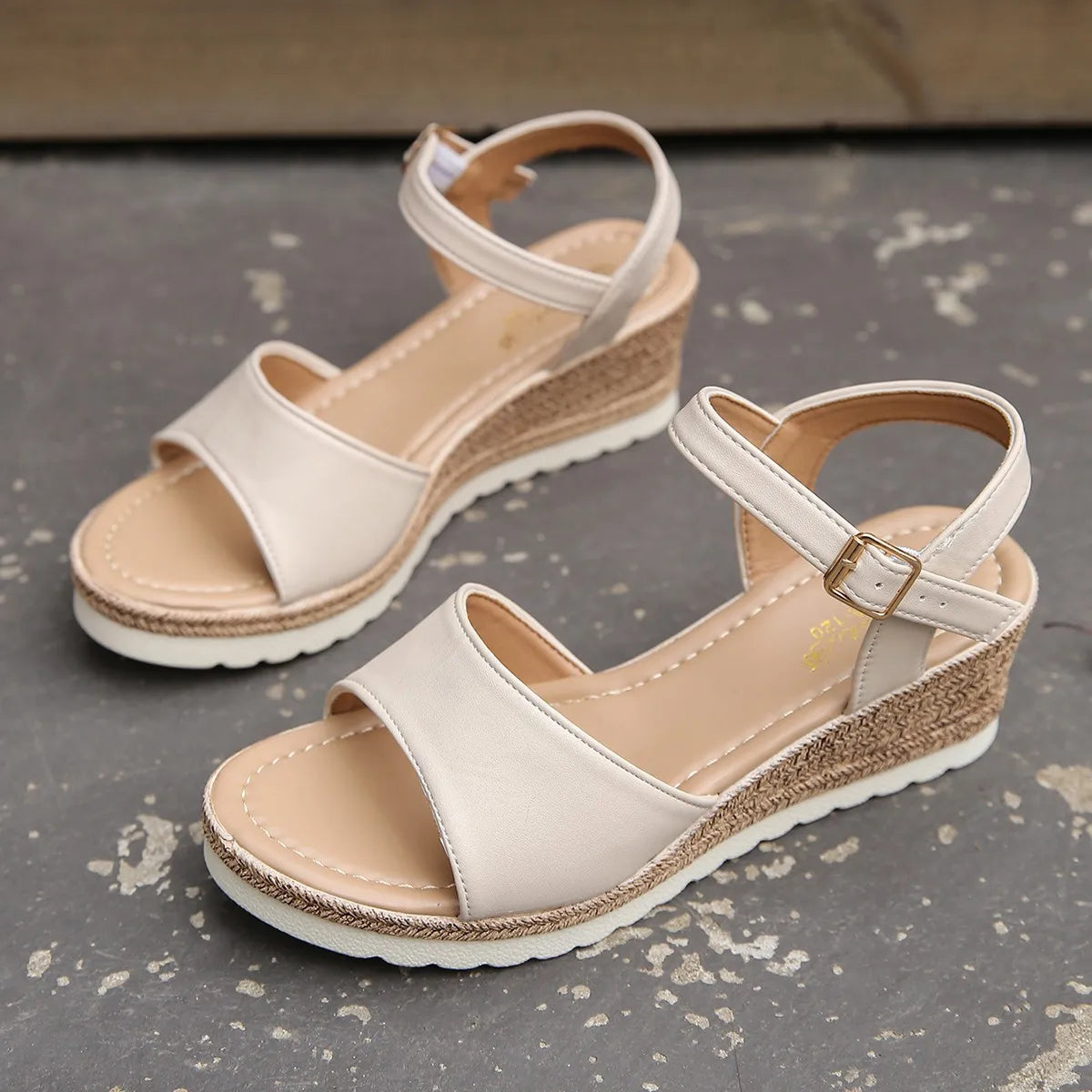 Damen Sandalen mit offener Zehenpartie und Riemenverschluss-Footwear for women-Alpenkind