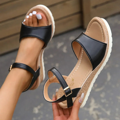 Damen Sandalen mit offener Zehenpartie und Riemenverschluss-Footwear for women-Alpenkind