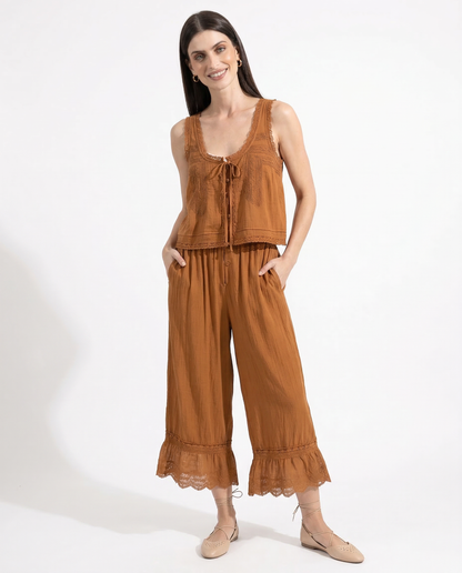 Damen-Set aus Weste mit Spitzenbesatz und Hose mit weitem Bein-Sets for women-Alpenkind