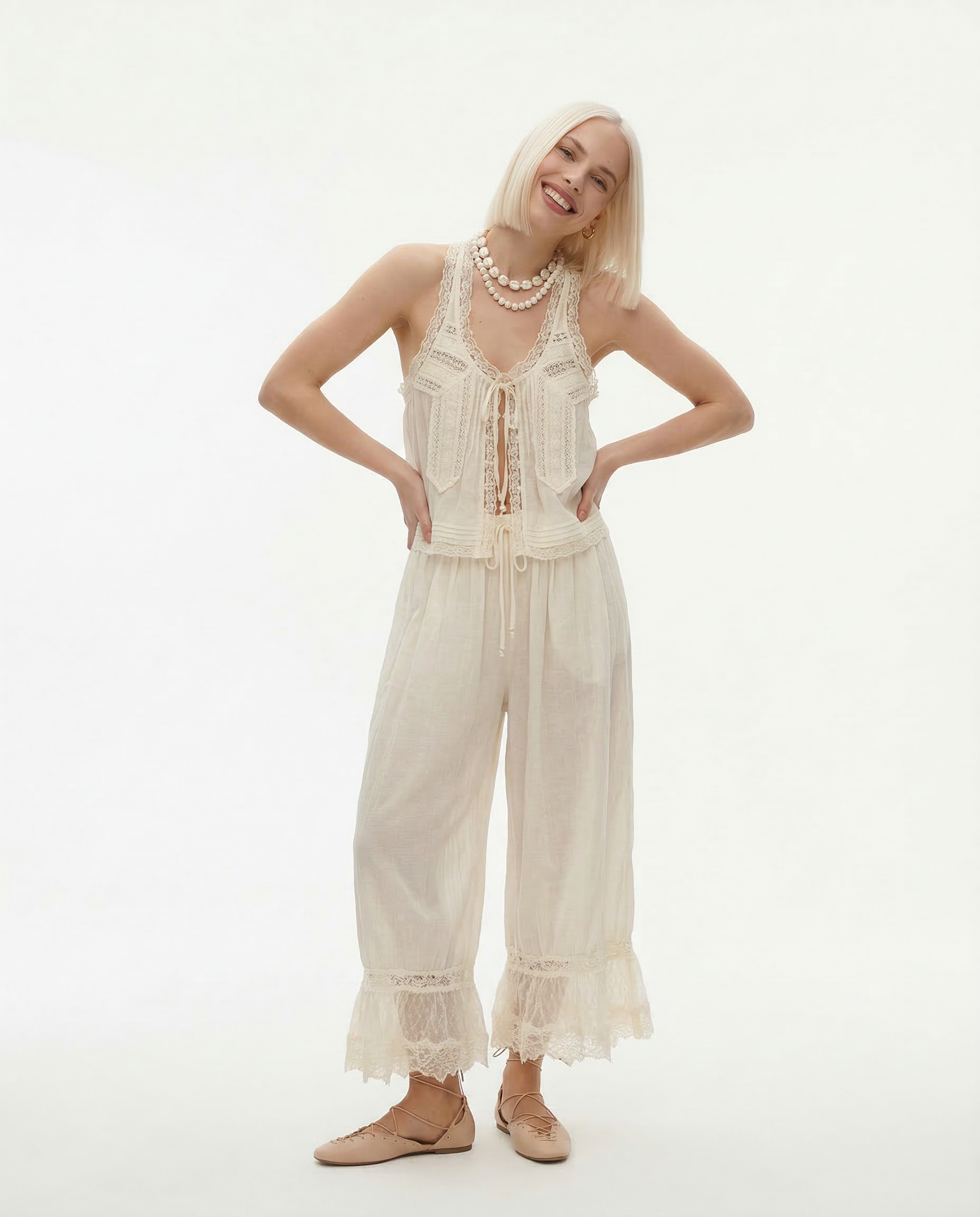 Damen-Set aus Weste mit Spitzenbesatz und Hose mit weitem Bein-Sets for women-Alpenkind