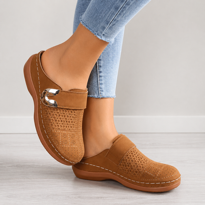 Damen Slip-On Loafer mit Schnallenriemen und Perforiertem Obermaterial-Footwear for women-Alpenkind