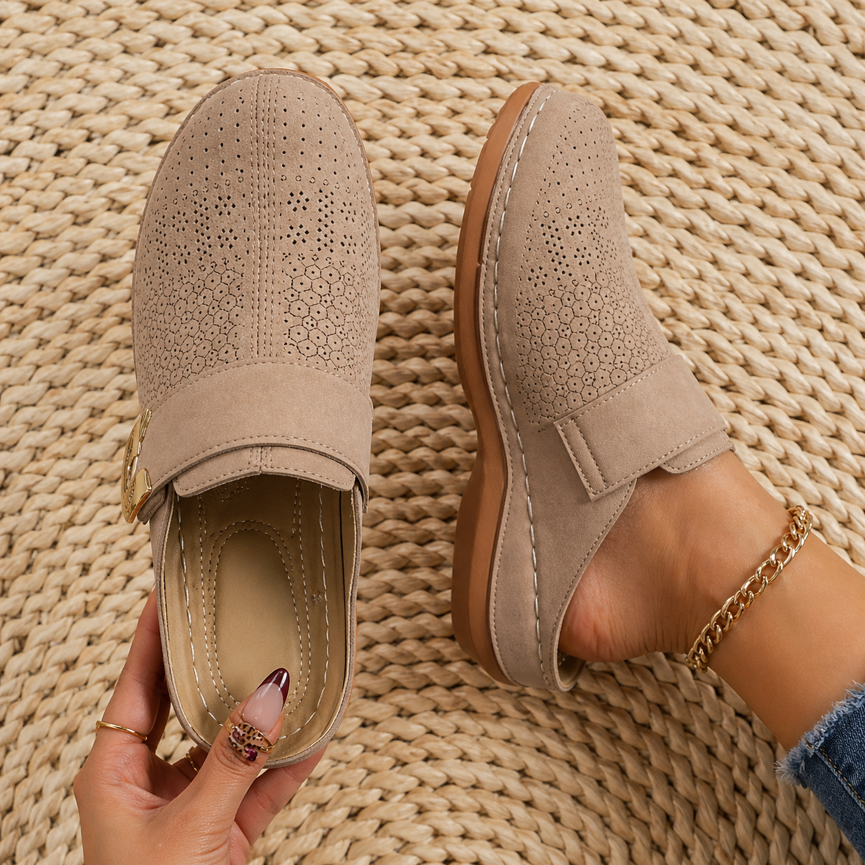 Damen Slip-On Loafer mit Schnallenriemen und Perforiertem Obermaterial-Footwear for women-Alpenkind